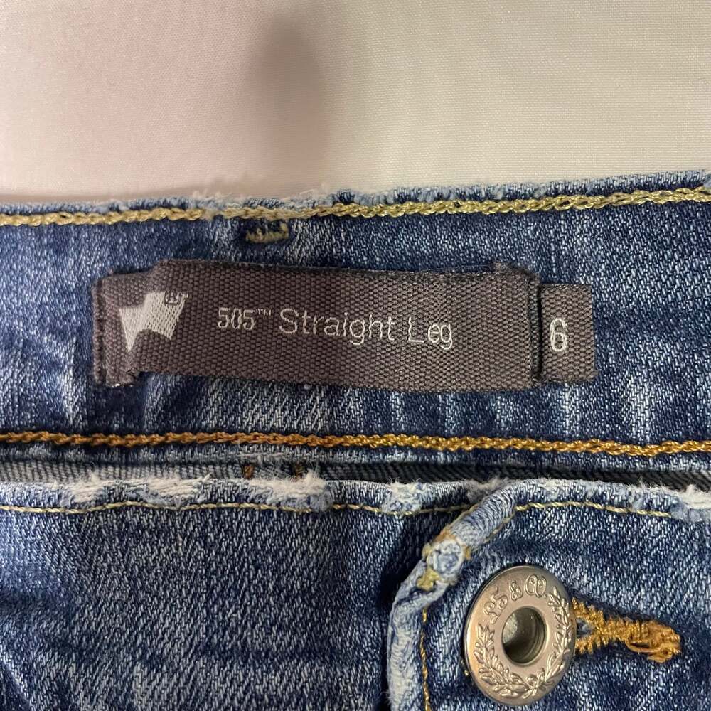 Levi’s 515 Straight Leg Jeans Women’s Size 6 Distressed Denim - Picture 2 of 9